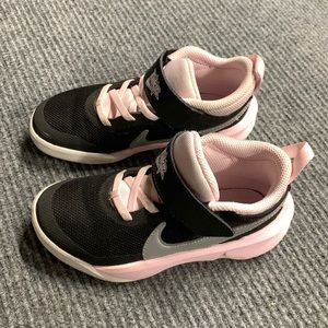 Nike kids girls shoes 11.5C